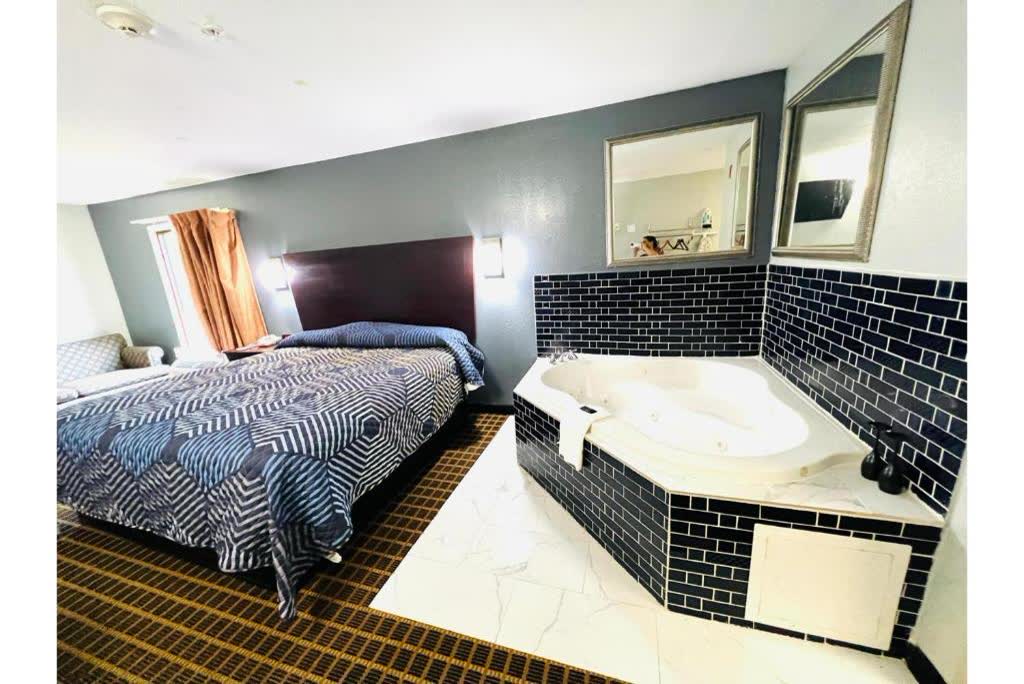 Lake Seminole Inn room 1